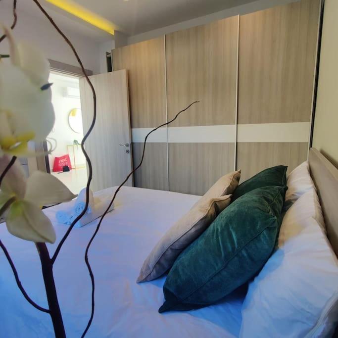 Apartamento Cozy Penthouse In Central Malta Balzan Exterior foto