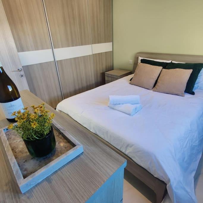 Apartamento Cozy Penthouse In Central Malta Balzan Exterior foto