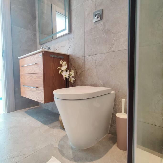 Apartamento Cozy Penthouse In Central Malta Balzan Exterior foto